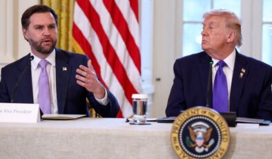 Trump’ın Venezuela’da askeri güç kullanmasını engellemeye yönelik tasarı reddedildi