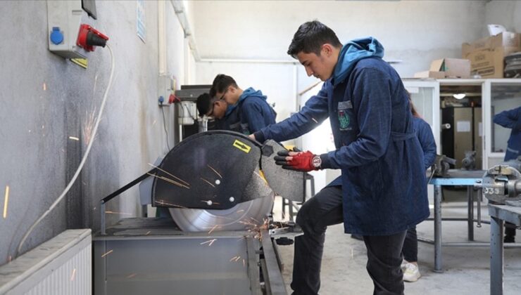 Türkiye’de OSB sayısı 416’ya yükseldi, mesleki eğitimde öğrenci sayısı rekor kırdı