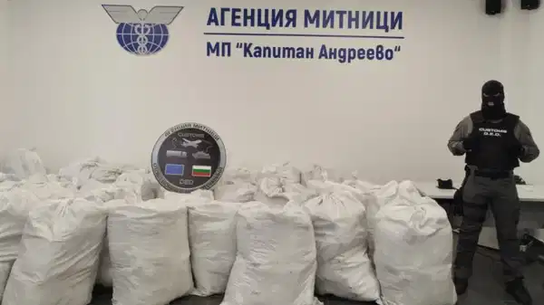 Türkiye’ye sokulmak istenen 739 kilo uyuşturucu yakalandı