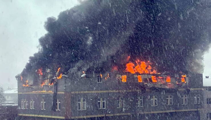 Tuzla’da fabrikada yangın çıktı! Ekipler müdahale ediyor