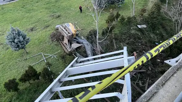 ‘Uçan Yol’da feci kaza: 1’i ağır 3 yaralı
