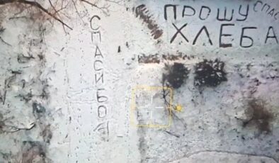 Ukrayna drone’u karşılaştığı zor durumdaki kadına yiyecek taşıdı