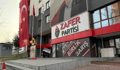 Ümit Özdağ’dan parti teşkilatına ‘Türk bayrağı’ çağrısı