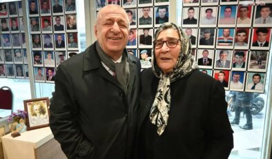 Ümit Özdağ’dan şehit annesi Pakize Akbaba’ya ziyaret