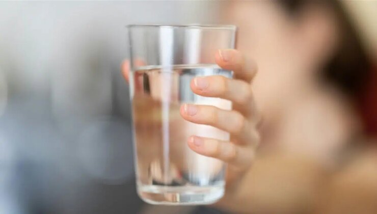 Uzmanı açıkladı: Yaşınıza göre ne kadar su içmelisiniz?