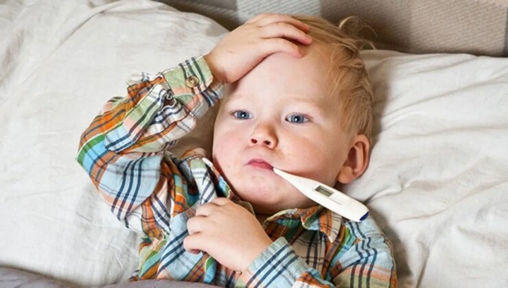 Uzmanından kritik uyarı: ‘Çocuğunuzun ateşi var diye hemen ilaca sarılmayın’