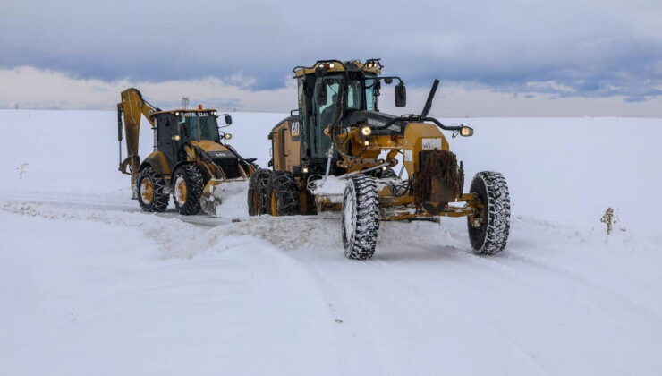 Van’da beyaz esaret: 283 yerleşim yeri ulaşıma kapandı