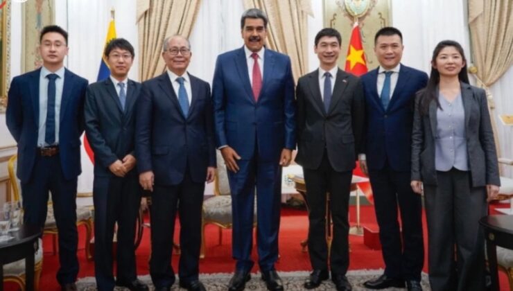 Venezuela saldırısı öncesi zirve: Maduro saatler önce Çinli heyetle görüştü