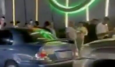 Venezuela’da halk süpermarketlere akın etti