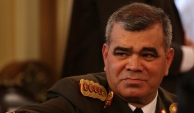 Venezuela’da peş peşe patlama sesleri: Savunma Bakanı Lopez’in evi bombalandı