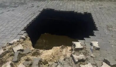 Yağış nedeniyle çöken yolda insan kemikleri bulundu!