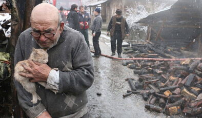 Yanan evinin önünde kedisine sarıldığı fotoğrafla tanınıyordu: 93 yaşındaki Ali Meşe hayatını kaybetti