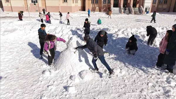 Yarın okullar tatil mi? İşte 2 Ocak Cuma günü kar tatili olan iller ve ilçeler…