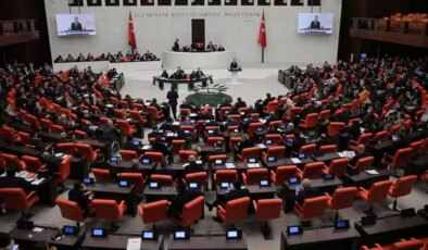 Yeni Yol ile CHP’nin emeklilerin maaş durumu ve yaşam standartlarının araştırılması önerisi AKP ve MHP’nin oylarıyla reddedildi