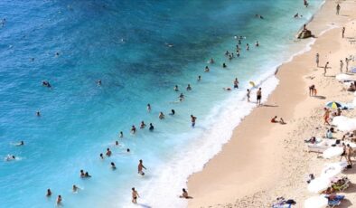 Yerli turist tatilde en çok yeme-içmeye para harcıyor