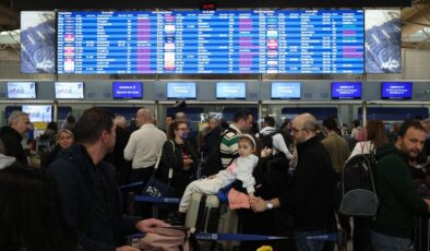 Yunanistan’da uçuşları durduran teknik arıza giderildi