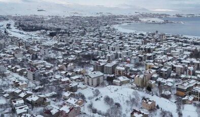 Yurdun birçok yeri beyaza büründü: 4 kentte 630 yerleşim yerine ulaşım sağlanamıyor