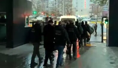 Yurtdışına kaçma hazırlığındaki 4 FETÖ şüphelisi yakalandı!