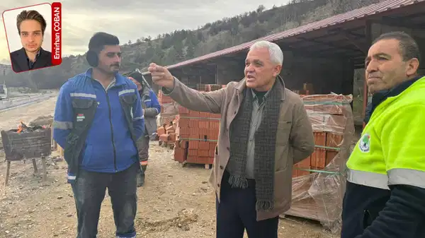 Yurttaşlarla iç içe belediye başkanı: İktidar CHP’li belediyeye ‘rutubetli yapılar’ bıraktı