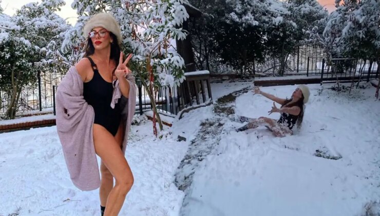 Zeynep Özyağcılar denize giremeyince ‘karların’ üstünde yüzdü: Sosyal medyada gündem oldu