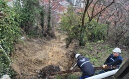 Zonguldak’ta heyelan: Su borusu patladı, elektrik direkleri devrildi!