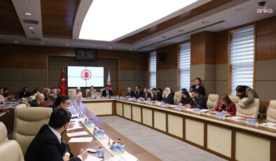 15 yaş altına sosyal medya yasağı Meclis’ten geçti