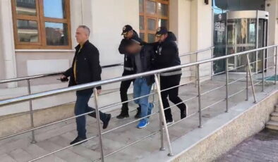 4 evden hırsızlık yaptı: Montundaki fosforlu renk sayesinde yakalandı!