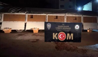 8 milyon kaçak makaronla Sakarya’dan İstanbul’a yola çıktı, yakalandı