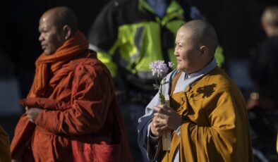 ABD’de barış için 3 bin 700 kilometre yürüdüler: Budist keşişler Washington’da