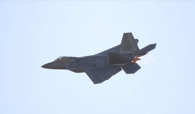 ABD’ye ait 12 adet F-22 savaş uçağı İsrail’e iniş yaptı