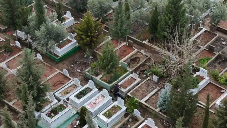 Adana’da selin ardından mezarlar çöktü