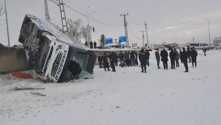Ağrı’da feci kaza… Yolcu otobüsü devrildi: Çok sayıda kişi yaralandı!