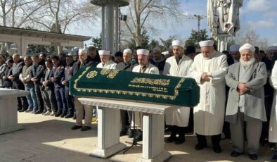 Annesinin cenazesinde ağabeyi tarafından öldürülen kardeş son yolculuğuna uğurlandı