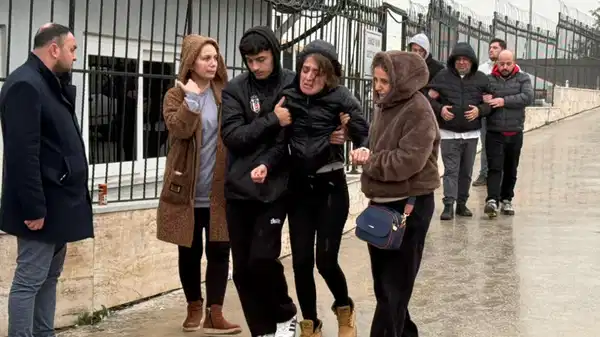 Antalya’da yolcu otobüsü faciasında 10 kişi hayatını kaybetmişti: Adli Tıp önünde en acı bekleyiş…