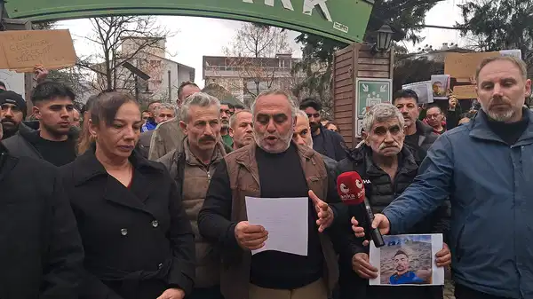Ardanuç’ta çığ altında kalan Bülent Gezer’in yakınları 32 gündür bekliyor: ‘Biz mucize istemiyoruz, sorumluluk istiyoruz!’