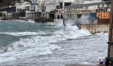 Bodrum’da feribot seferlerine fırtına engeli