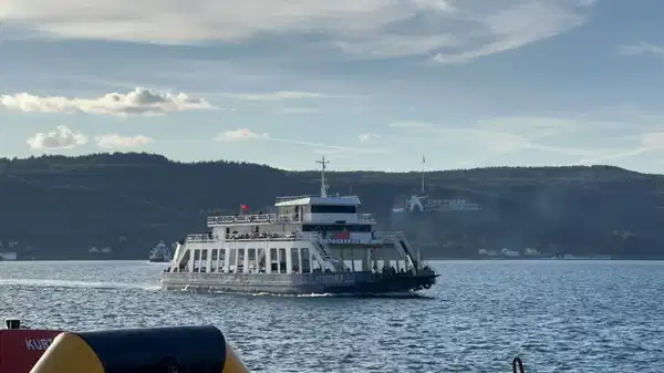Bozcaada ve Gökçeada’da feribot seferlerine ‘fırtına’ engeli