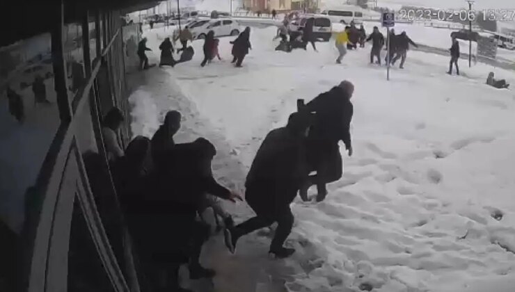 Can havliyle kendilerini dışarı attılar: Malatya’da depremin yeni görüntüleri