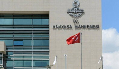 CHP, bazı mesleklere harç yükümlüğü getiren düzenlemeyi AYM’ye taşıdı