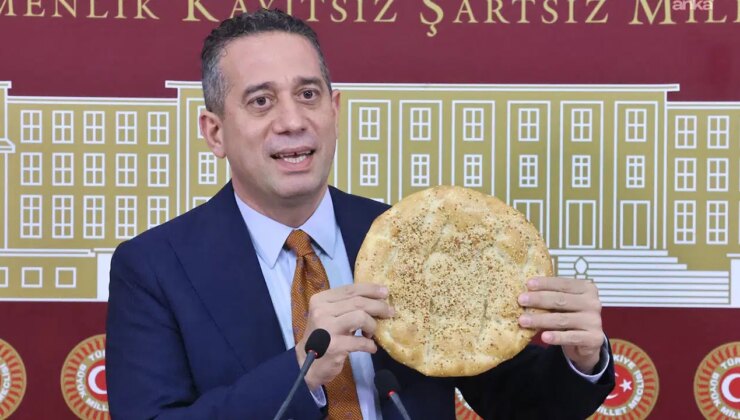 CHP’li Ali Mahir Başarır elinde pide ile seslendi: ‘Soruyorum Mehmet Şimşek, sen ne iş yapıyorsun?’