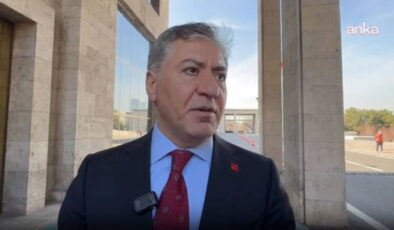 CHP’li Murat Emir’den süreç mesajı: Ahmet Özer’in çoktan görevine iade edilmiş olması gerekirdi