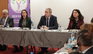 DEM Parti Eş Genel Başkanları Hatimoğulları ve Bakırhan, 32 ülkeden diplomatla Suriye ve Kürt sorununu görüştü