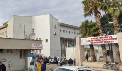 Depremde yıkılan Hatay Eğitim ve Araştırma Hastanesi davasında kritik karar: Eski İl Sağlık Müdürü Hambolat’a yurt dışı yasağı