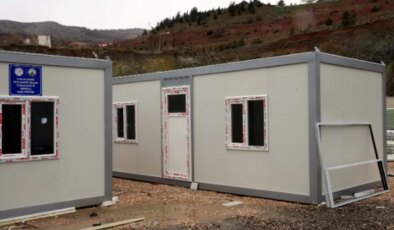 Depremin üzerinden 3 yıl geçti ama… Eğitim-İş açıkladı: Öğrenciler hâlâ konteynerde eğitim görüyor!