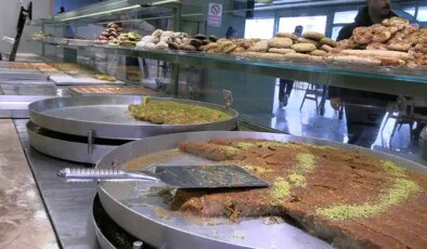 Diyarbakır’da ramazan öncesi ‘tatlı’ mesaisi: Üretim 3 vardiyaya çıktı