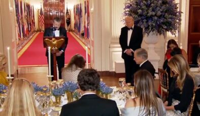 Donald Trump’tan özel istek: Savunma Bakanı’ndan savaş duası talep etti