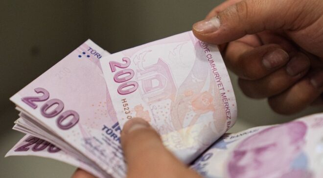 Ekonomistlerin beklentisine göre enflasyon yüzde 30’un altına gerileyecek