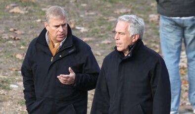 Epstein dosyalarında fotoğrafı çıkan ‘Prens Andrew’, kraliyet kalesinden taşındı