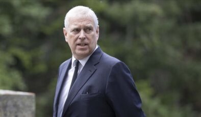 Epstein dosyalarında Prens Andrew’un fotoğrafları çıktı