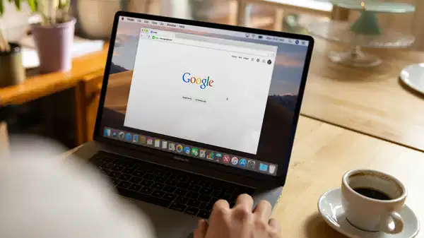 Eski Google çalışanı şirketi yapay zeka ilkelerini ihlal etmekle suçladı